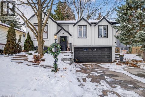 16 FORESTGATE Drive Hamilton ON L9C6A3