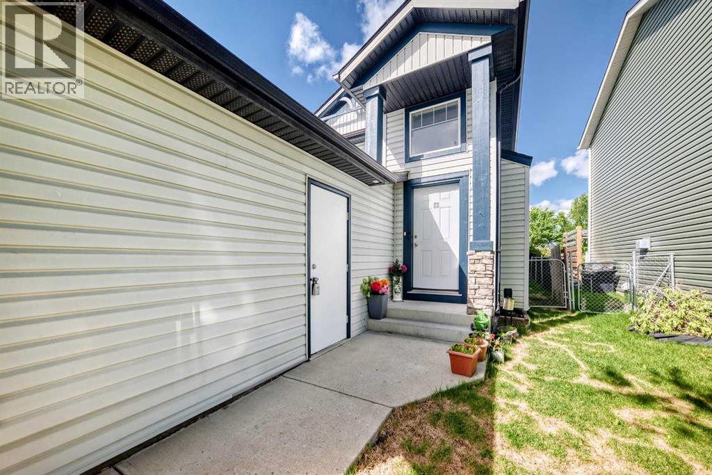 30 Covehaven View NE