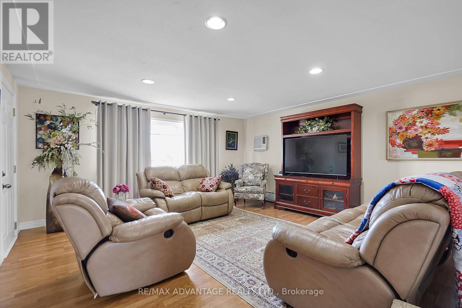 2678 DORCHESTER ROAD