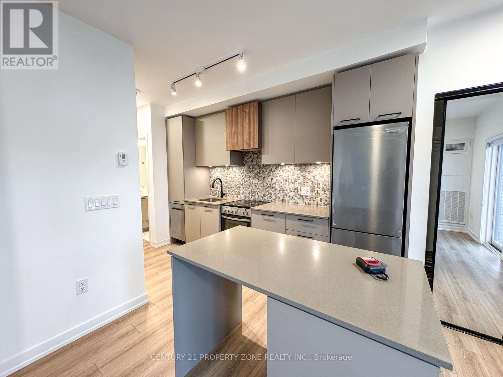 06 - 20 LAGERFELD DRIVE