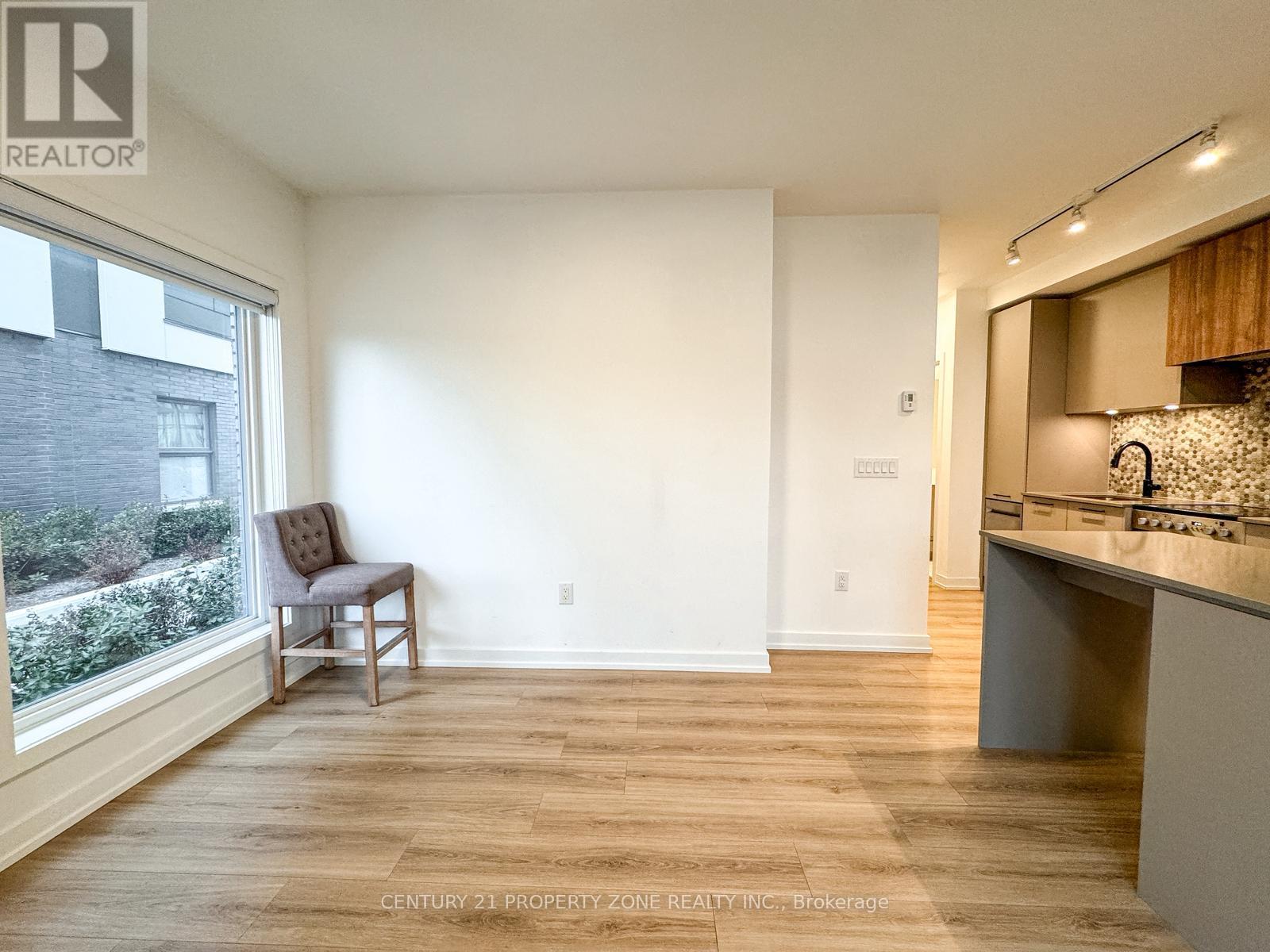 06 - 20 LAGERFELD DRIVE