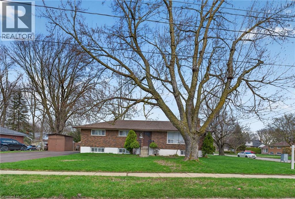 53 NICKLIN Crescent