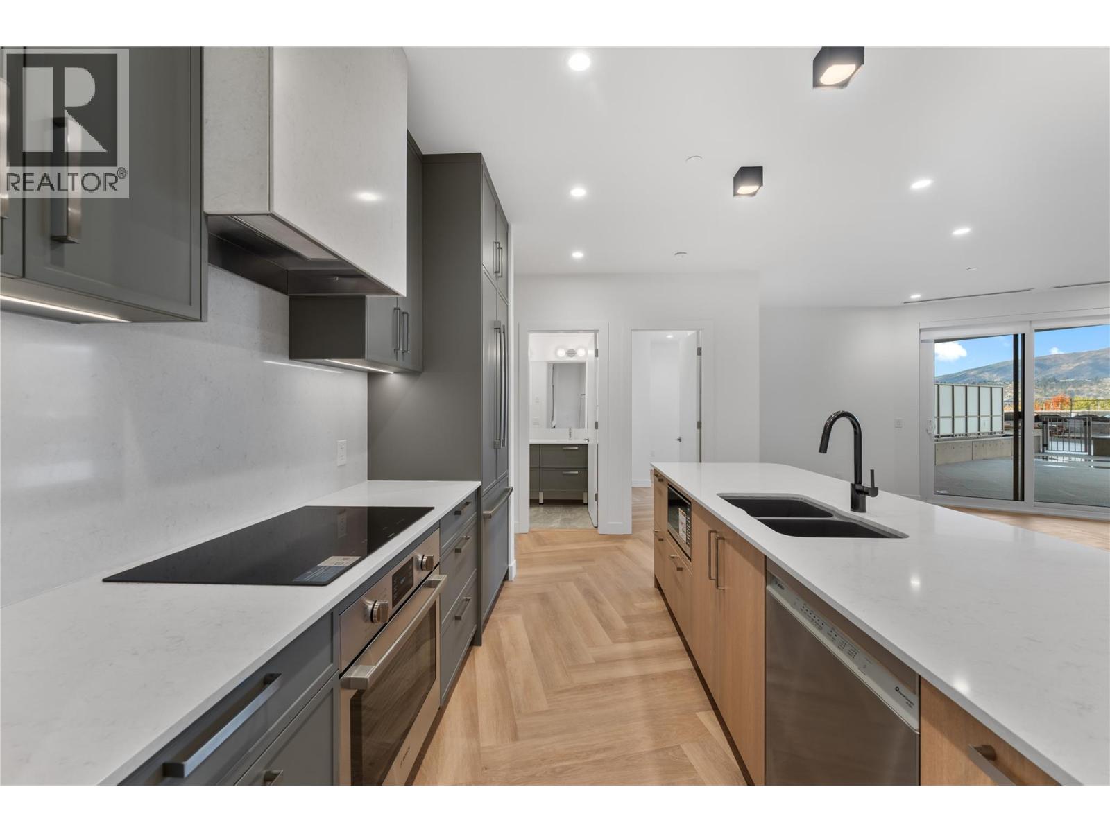 3340 Lakeshore Drive Unit# 414