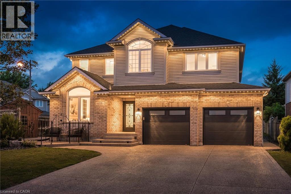 608 BLUENOSE Crescent