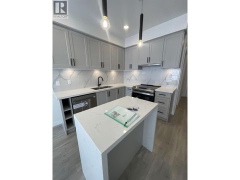 228 12109 223 STREET Maple Ridge BC V2X5Y6