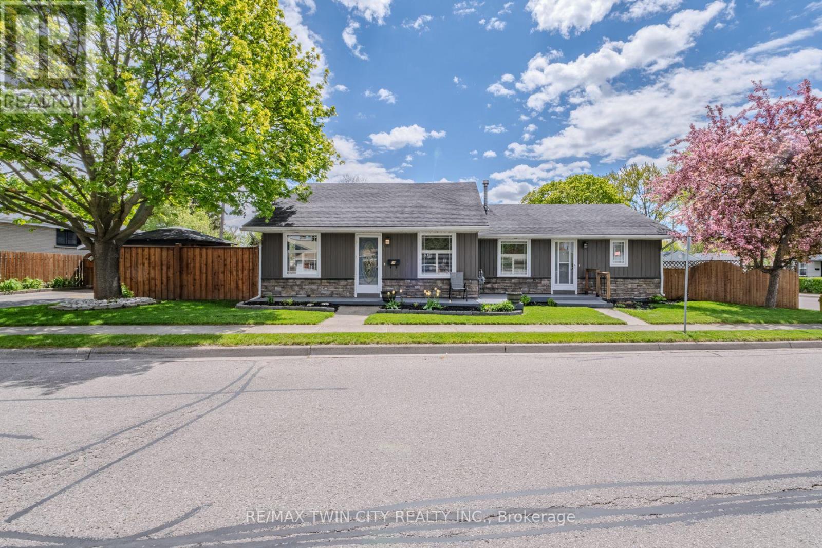 36 CRANDELL AVENUE