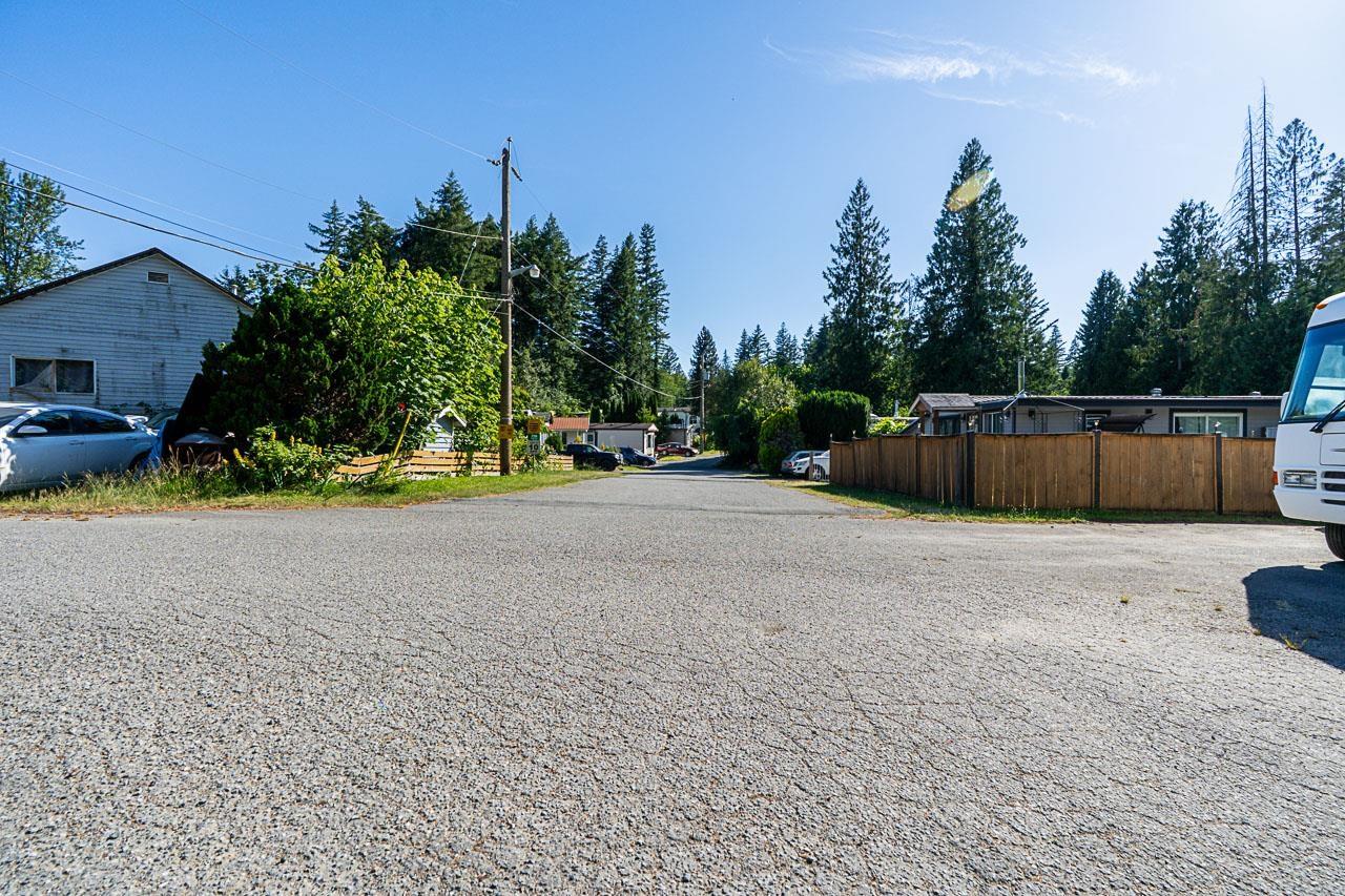 8 2216 LOUGHEED HIGHWAY|Mt Woodside
