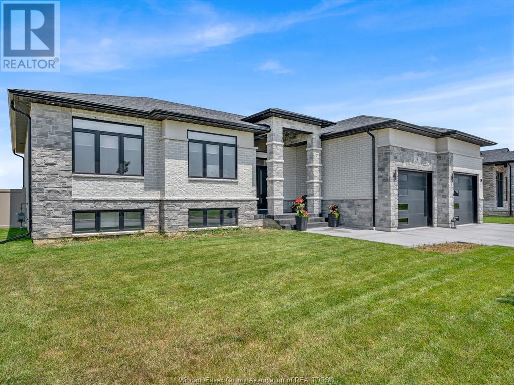 9 SUNNINGDALE DRIVE