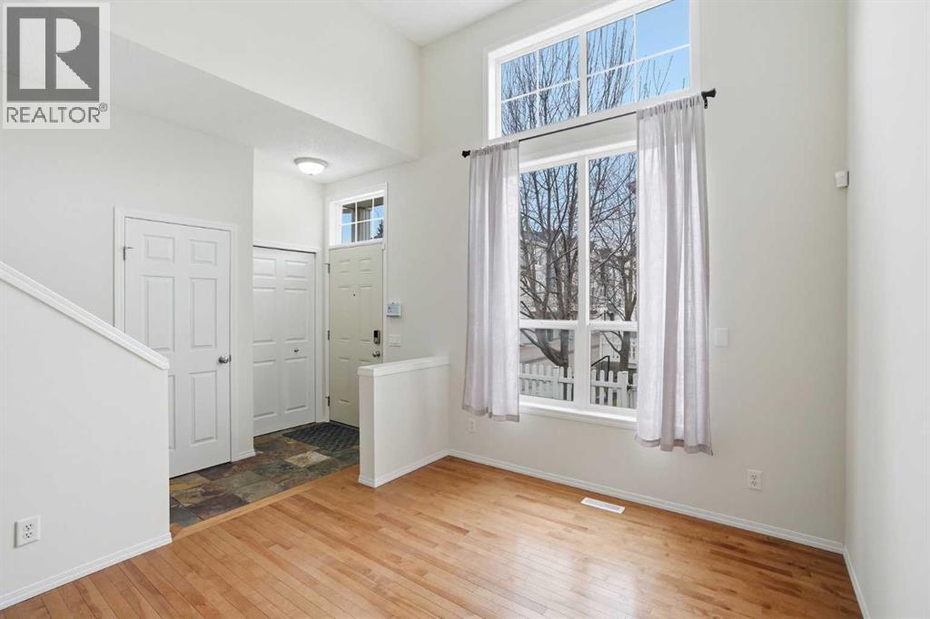 305 Elgin Gardens SE