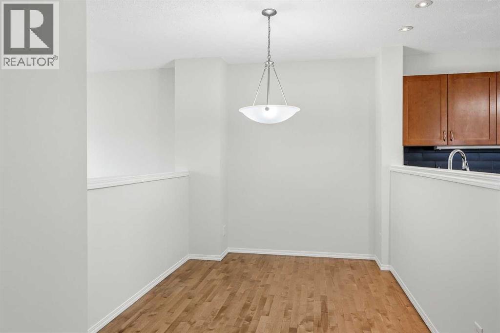 305 Elgin Gardens SE