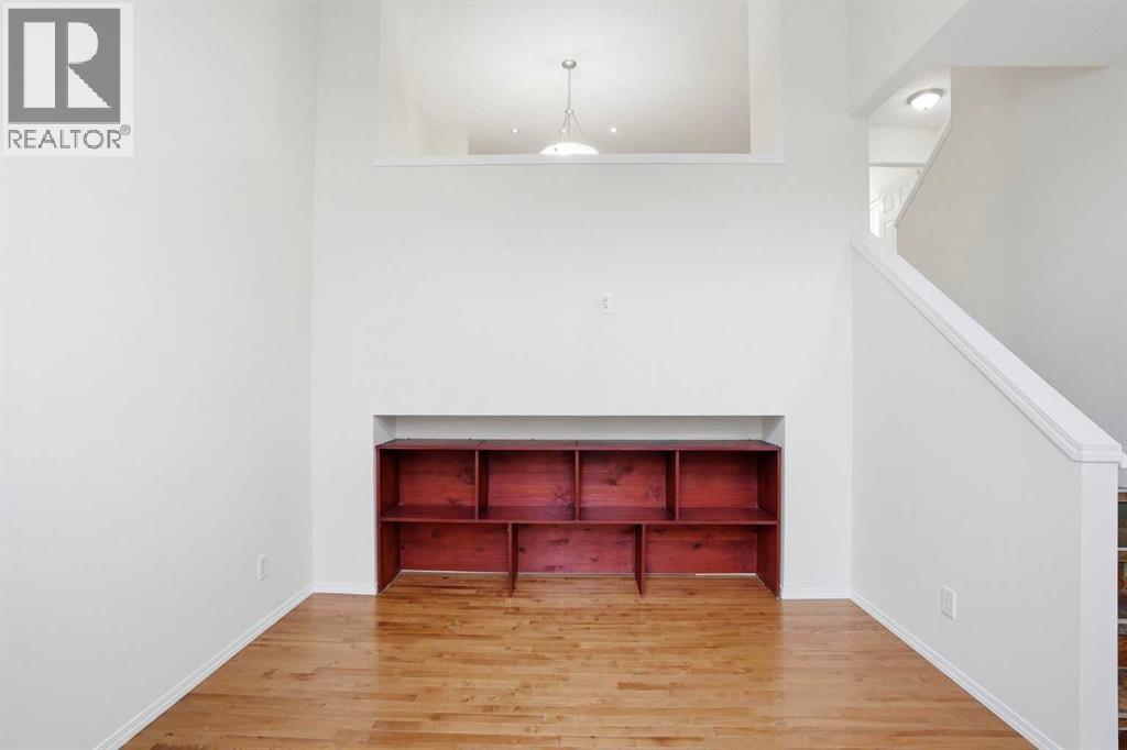 305 Elgin Gardens SE