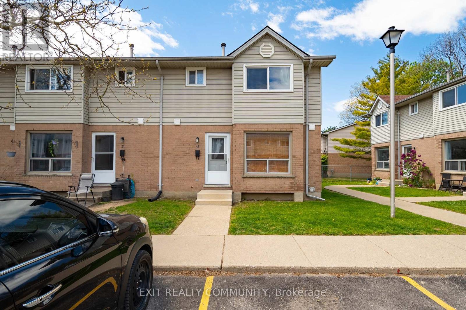 32 - 595 THIRD STREET - Photo 2