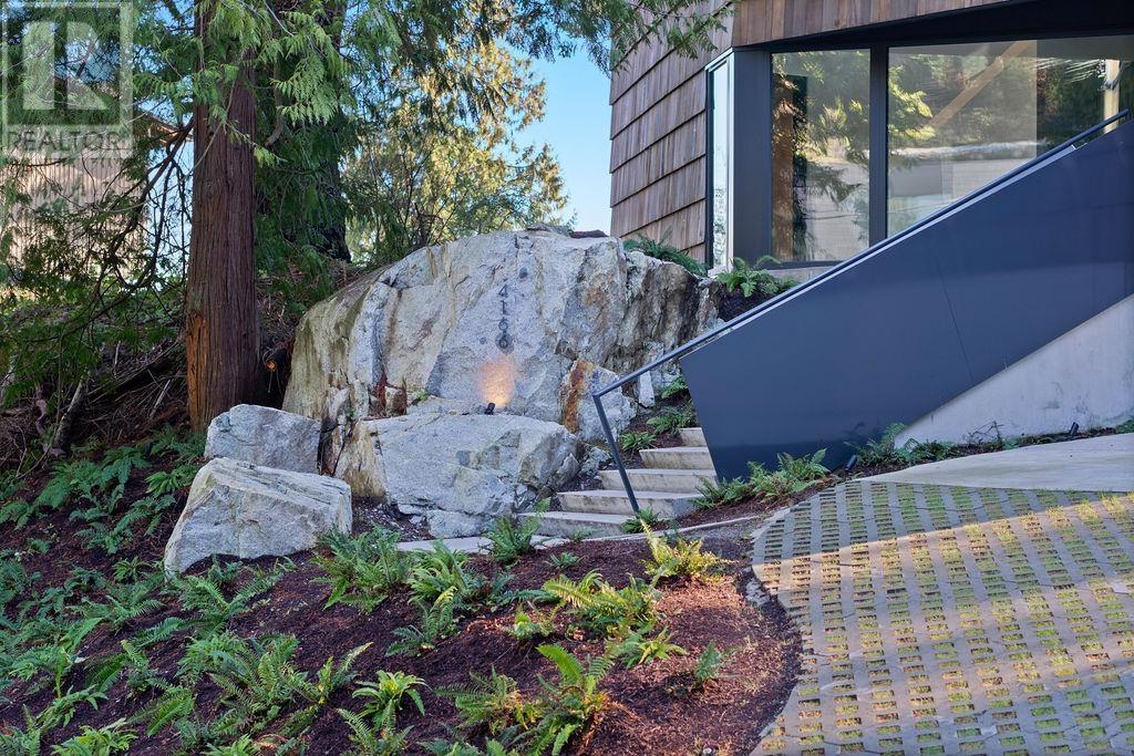 4166 ROSE CRESCENT