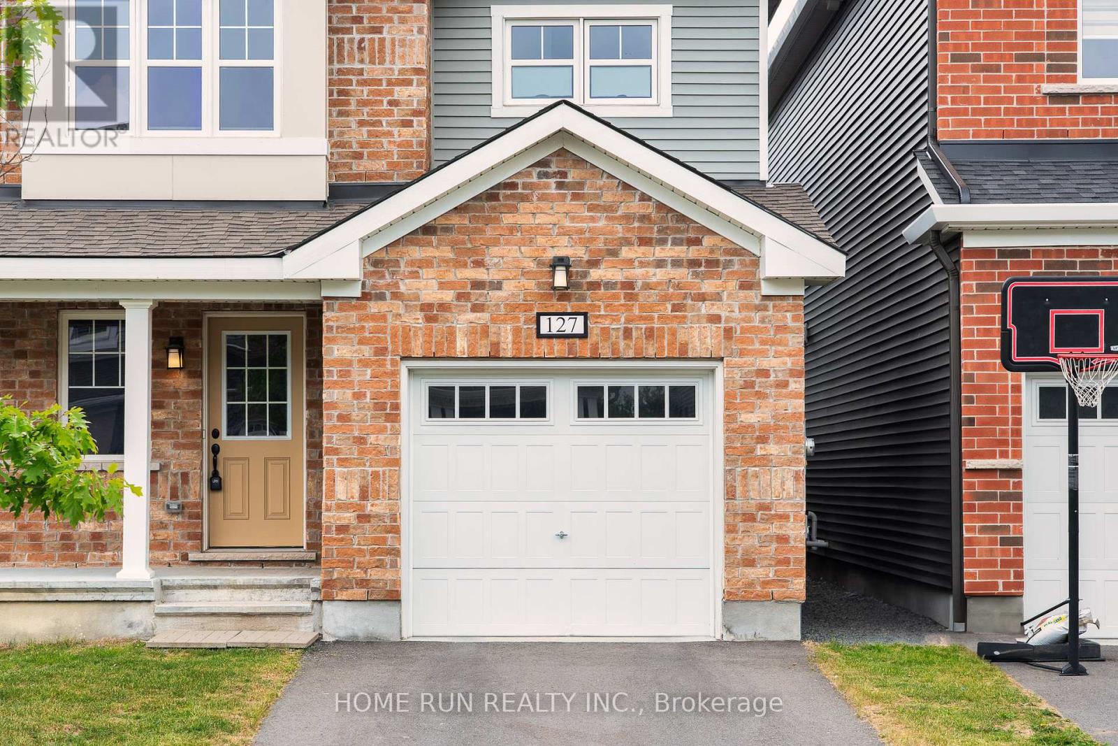 127 UNITY PLACE