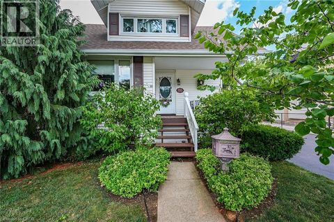 110 LIVINGSTON Avenue Grimsby ON L3M1L6