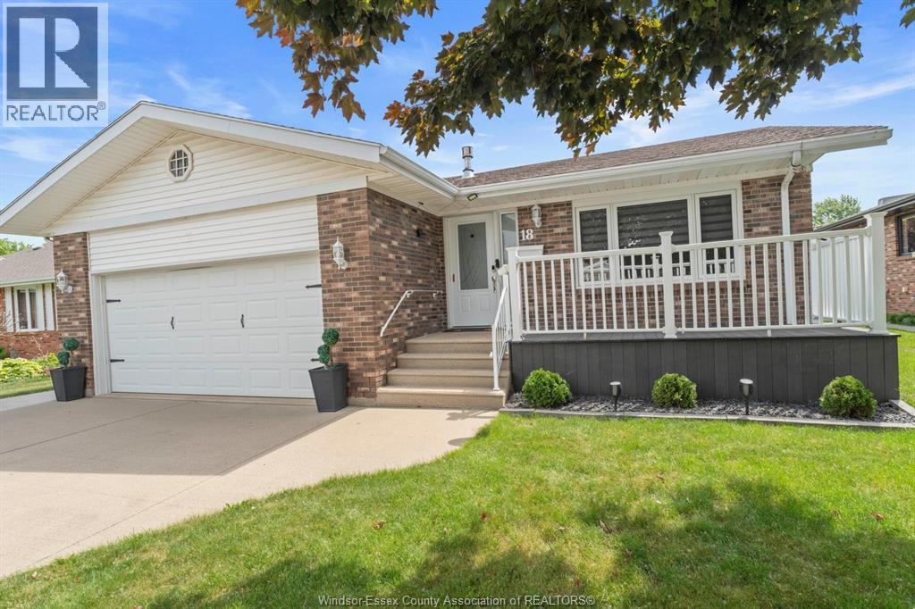 18 ELIZABETH CRESCENT