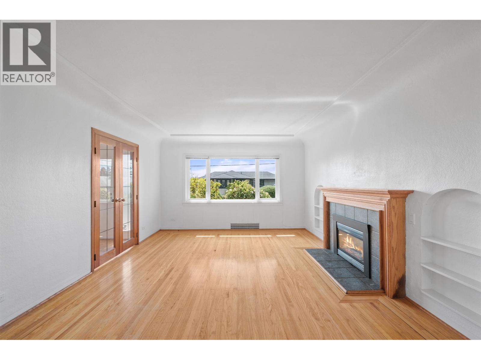 3894 SUNNYCREST DRIVE