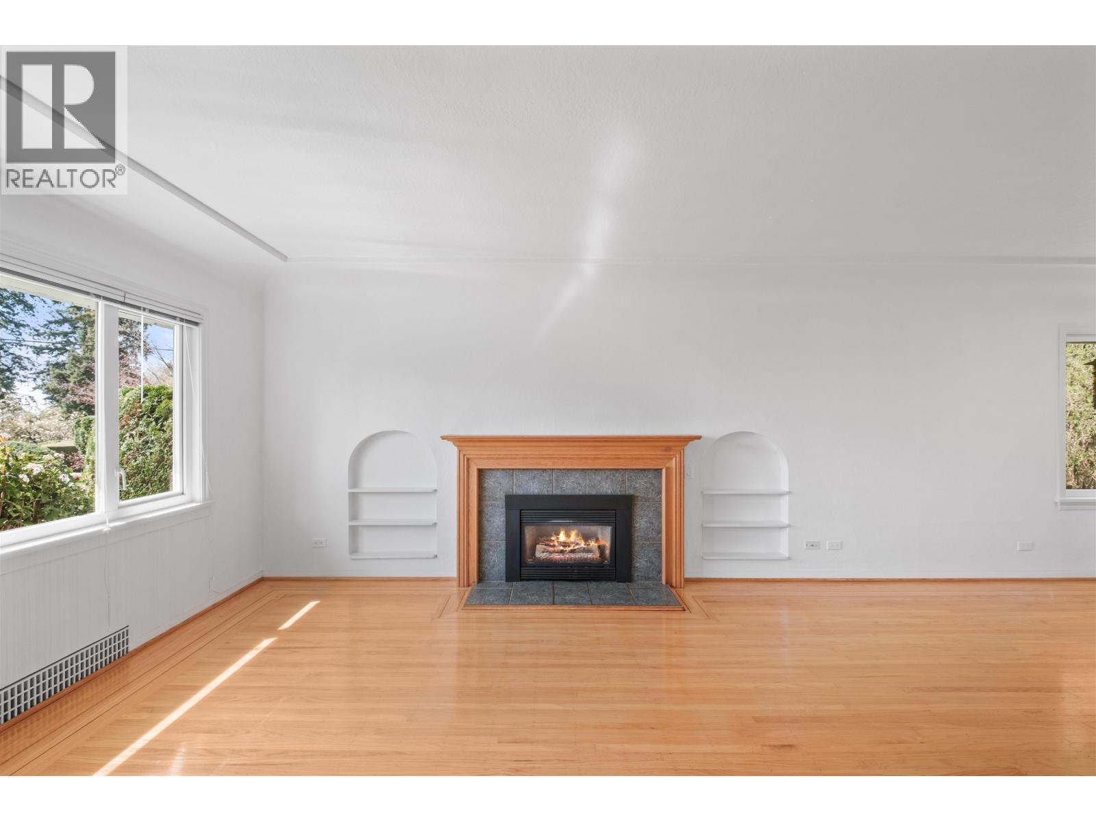 3894 SUNNYCREST DRIVE