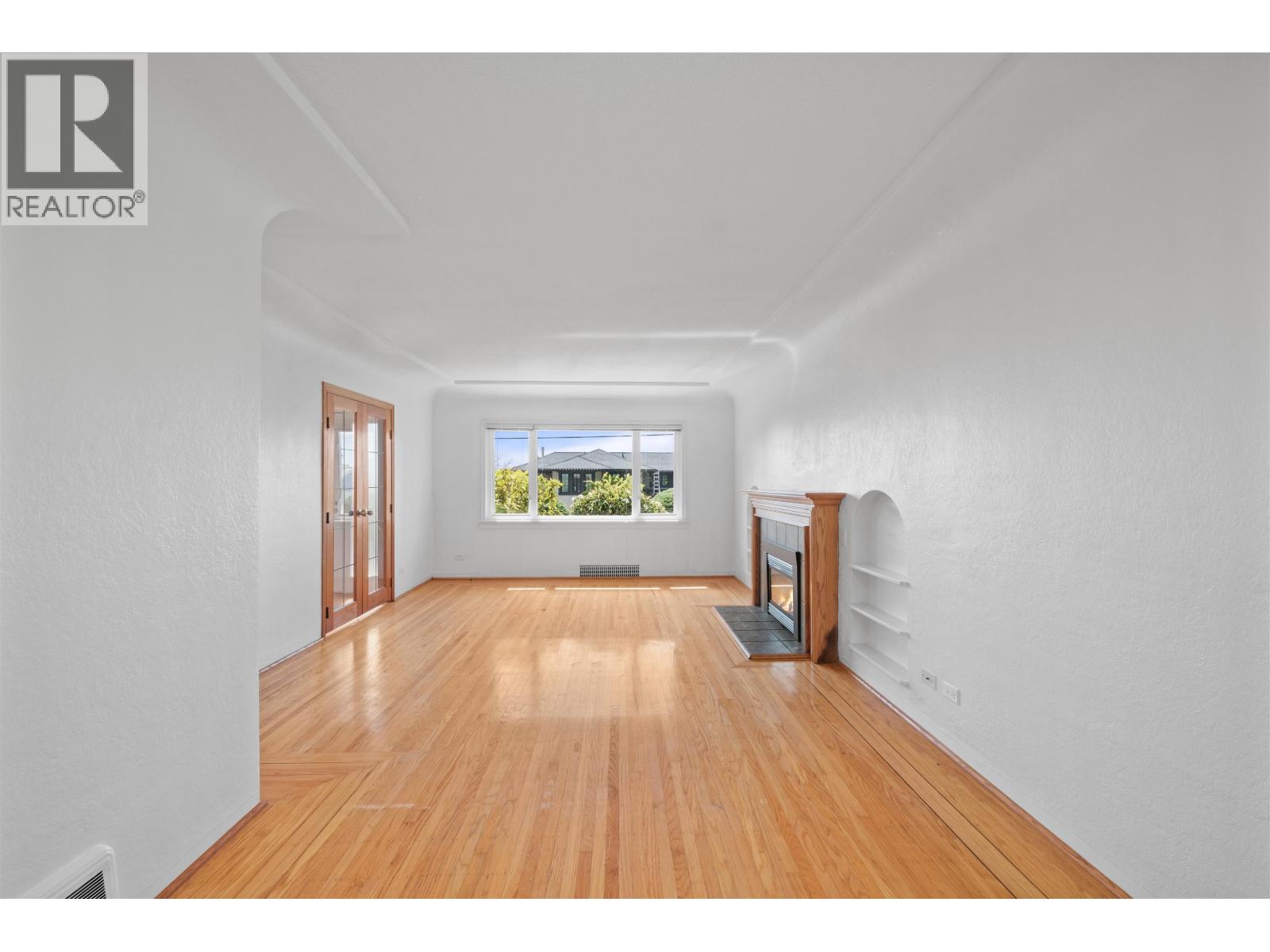 3894 SUNNYCREST DRIVE