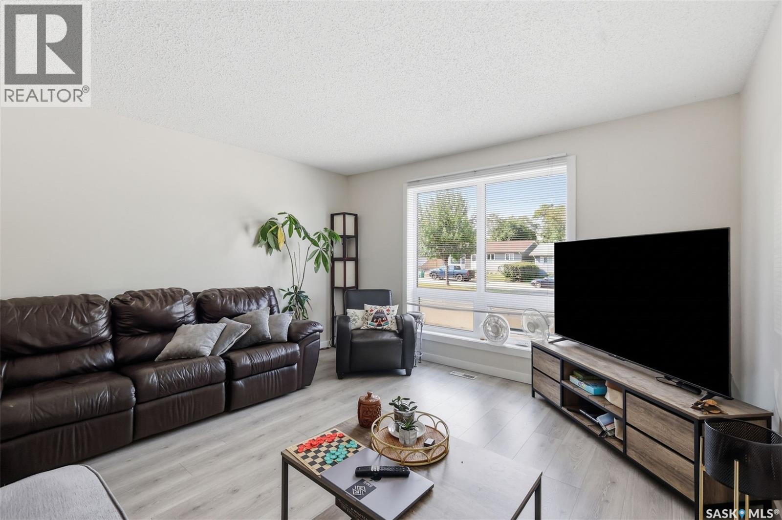 723 Lenore DRIVE