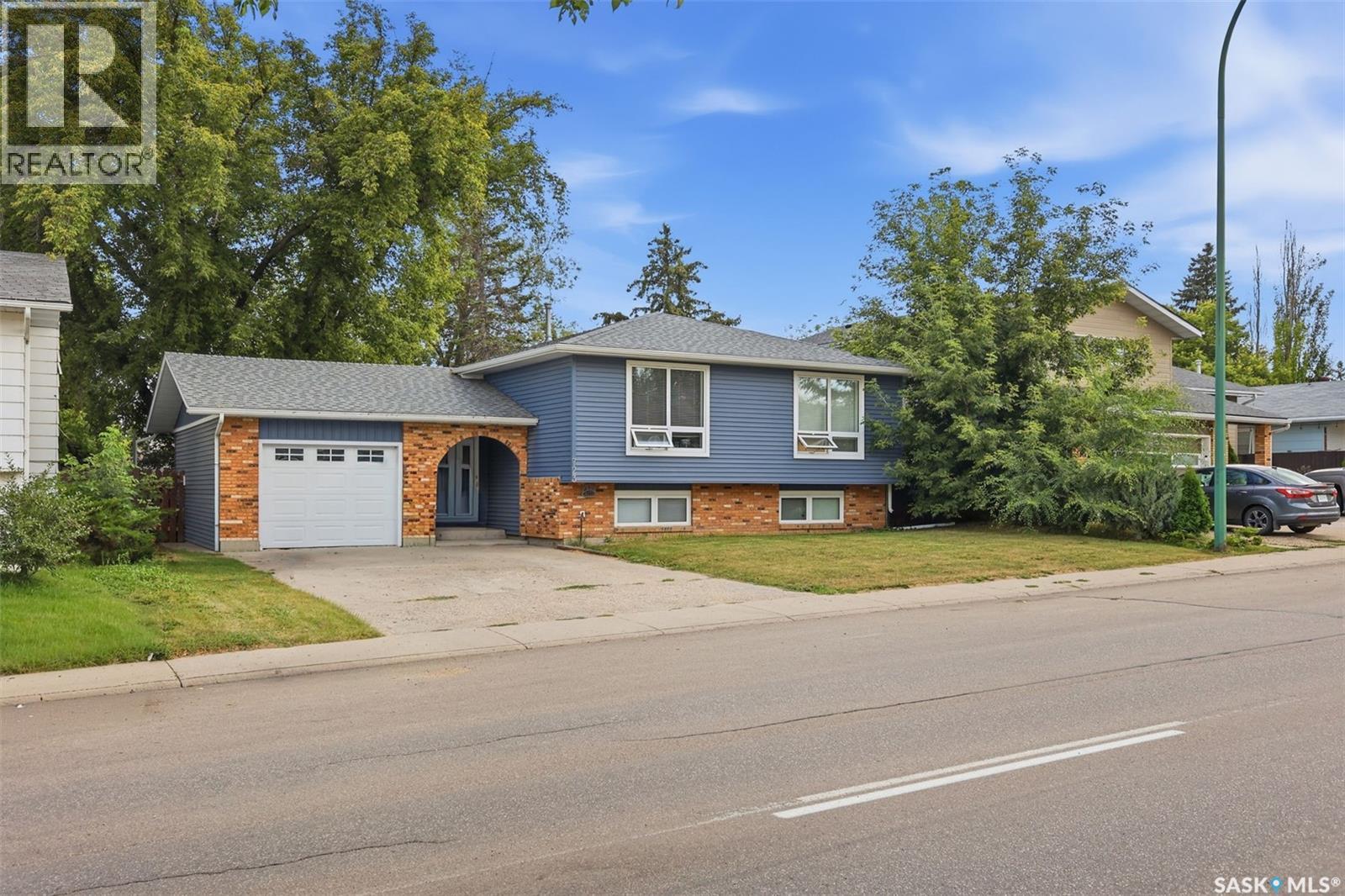 723 Lenore DRIVE