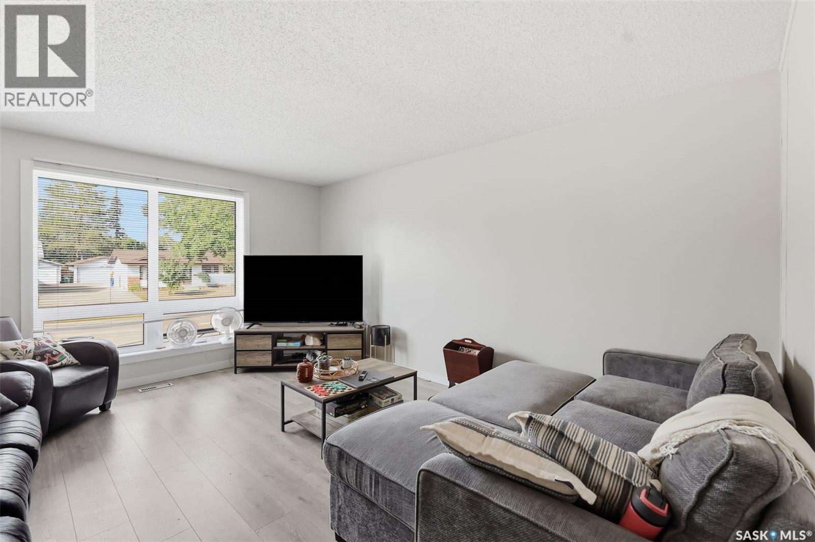 723 Lenore DRIVE