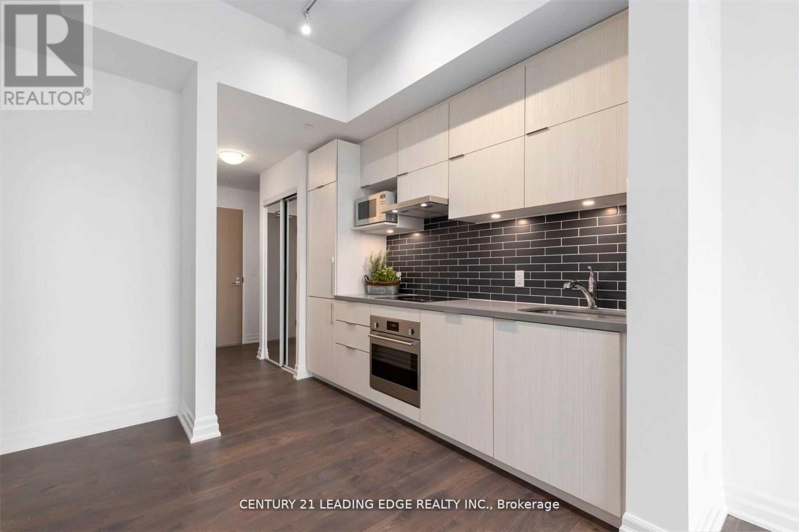 1215 - 8 ROUGE VALLEY DRIVE