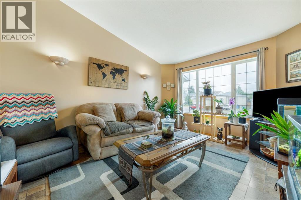 781 Red Crow Boulevard W