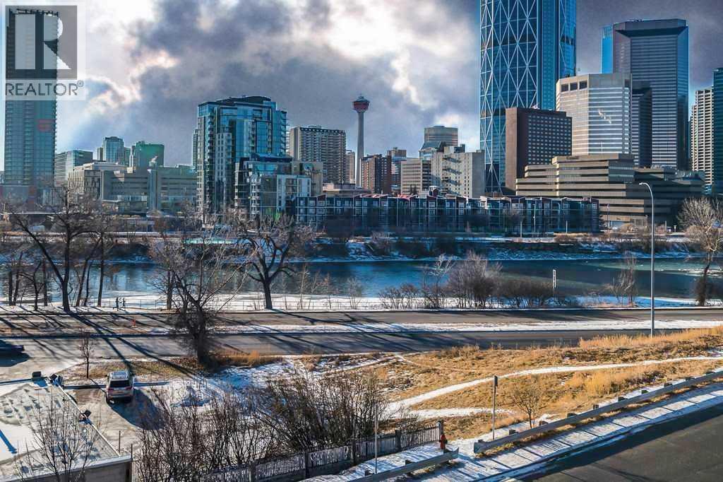 202, 414 Meredith Road NE