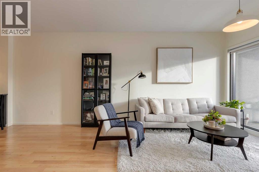 202, 414 Meredith Road NE