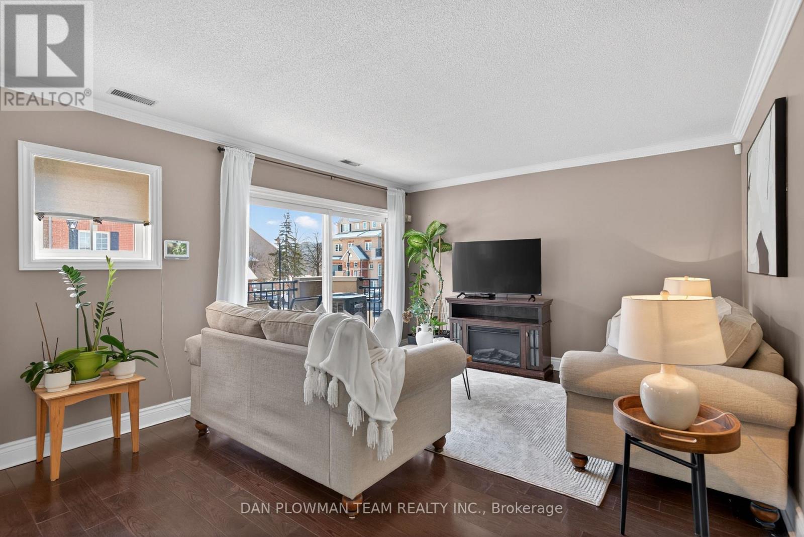 609 - 1400 THE ESPLANADE STREET N