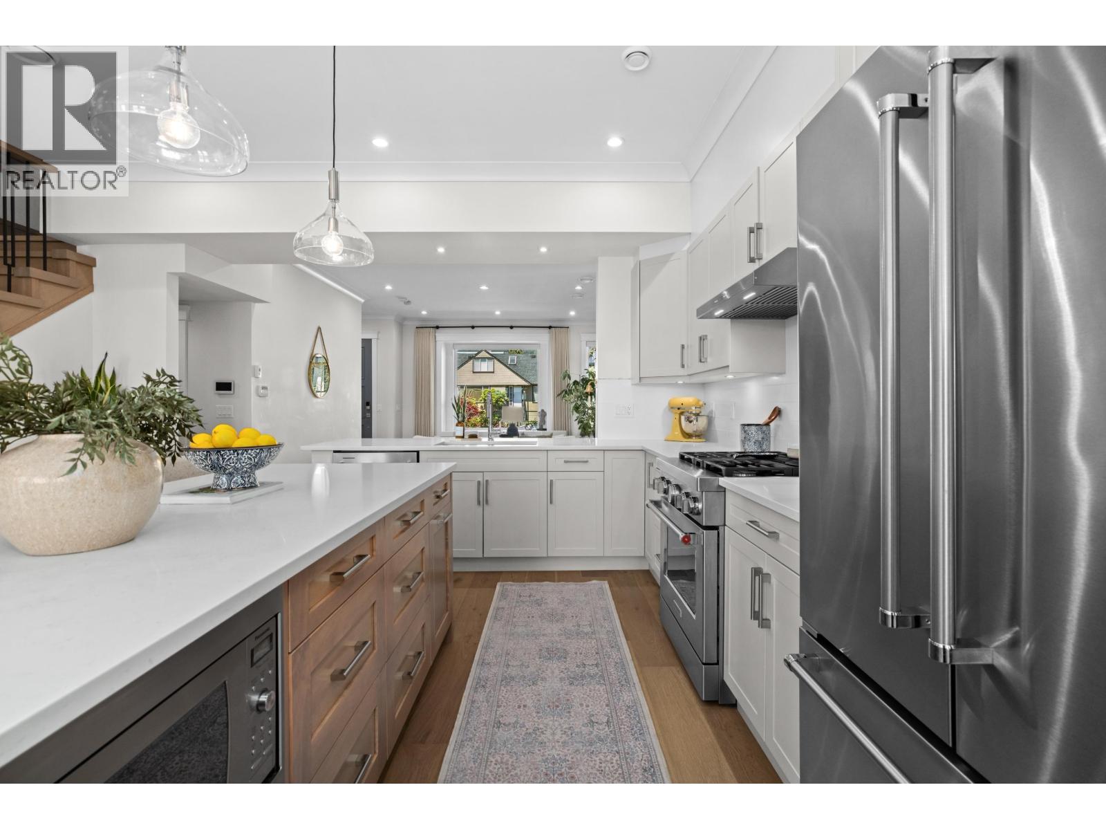 215 E 22ND STREET