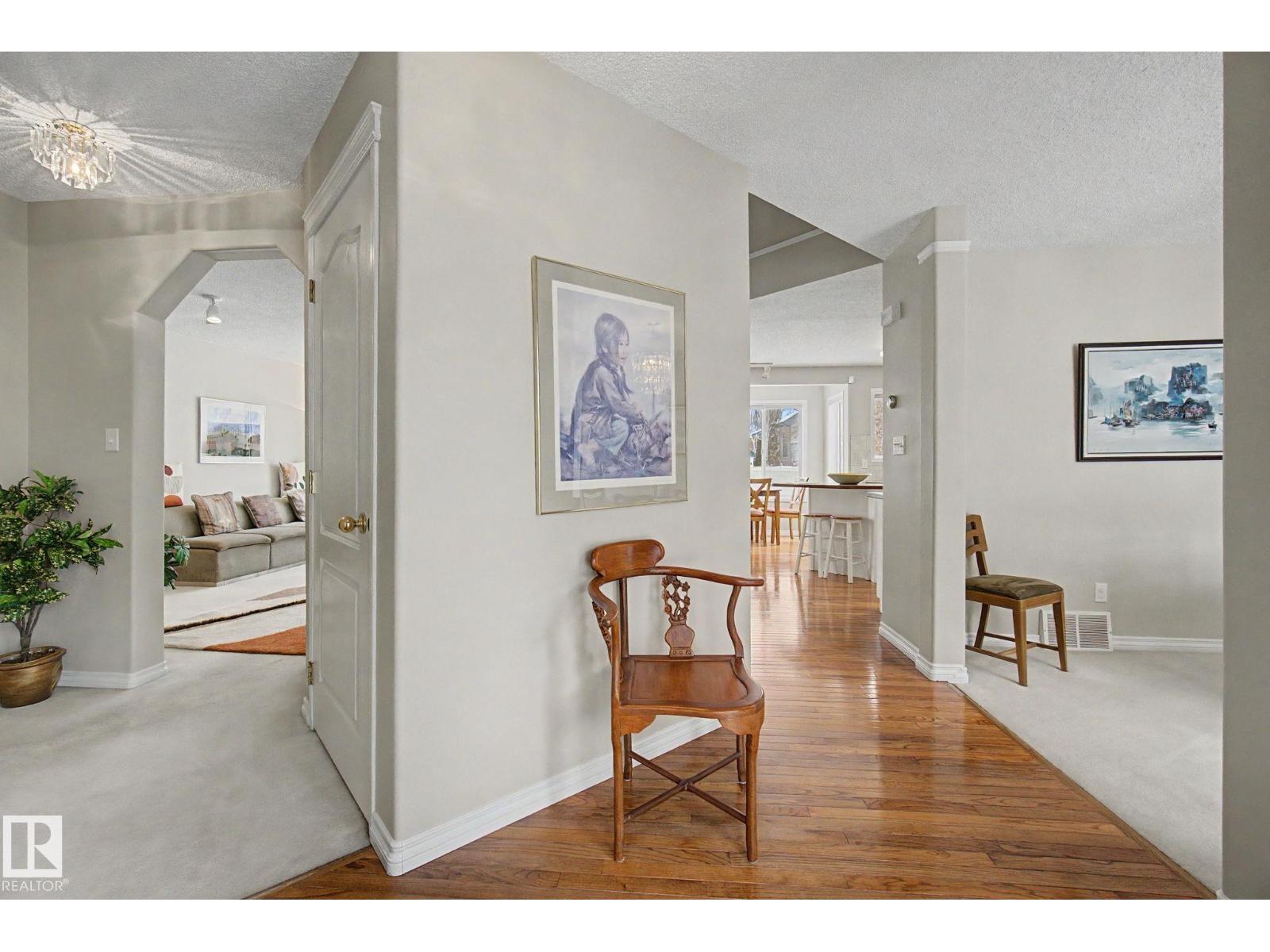 11732 10 AV NW NW