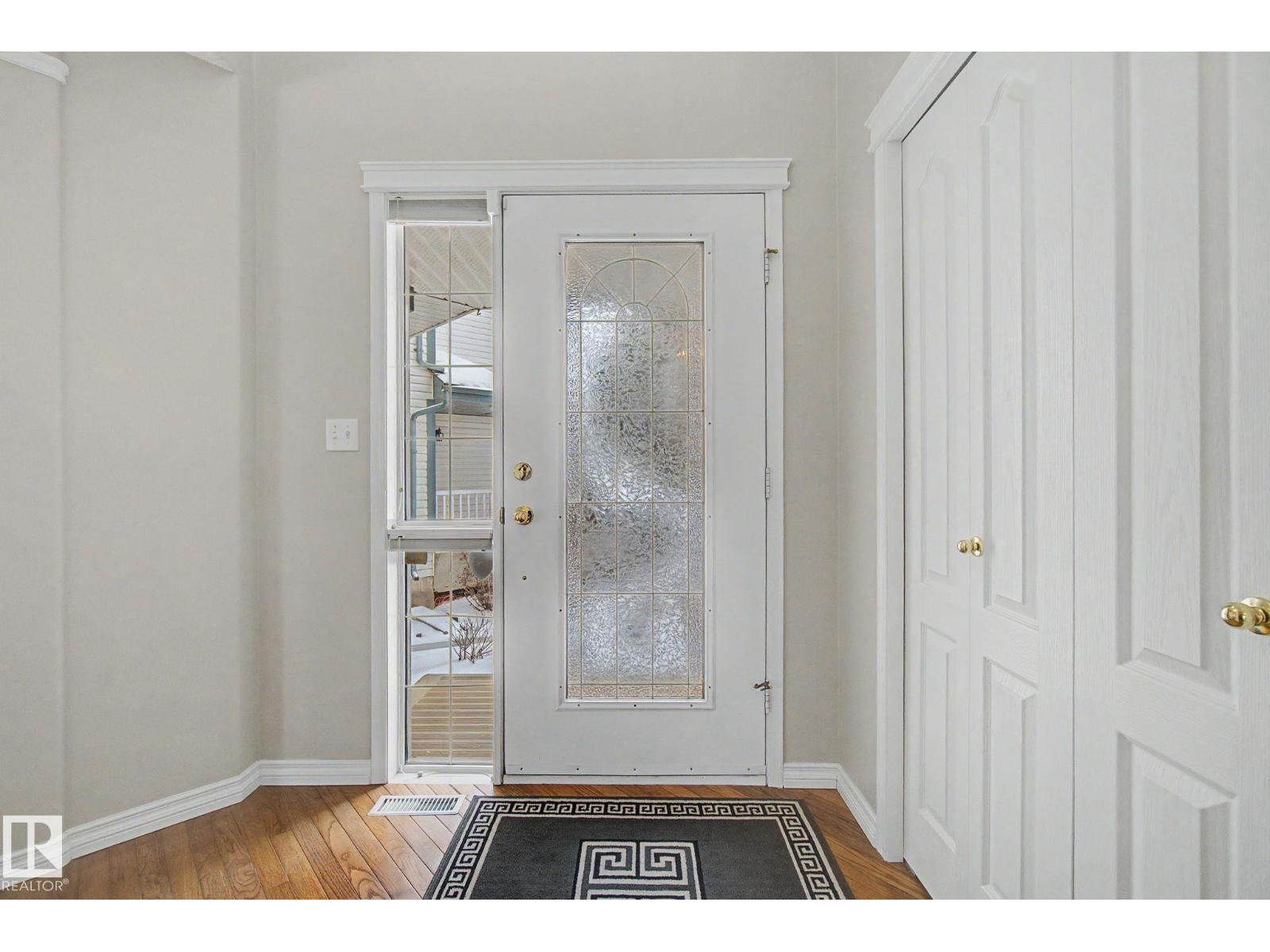 11732 10 AV NW NW