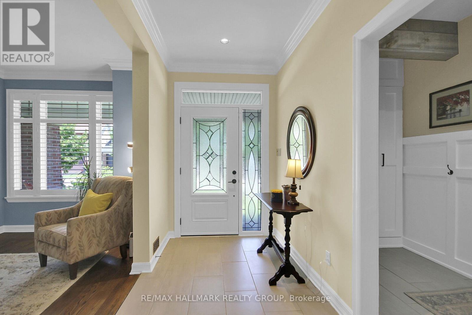 30 OAKBRIAR CRESCENT
