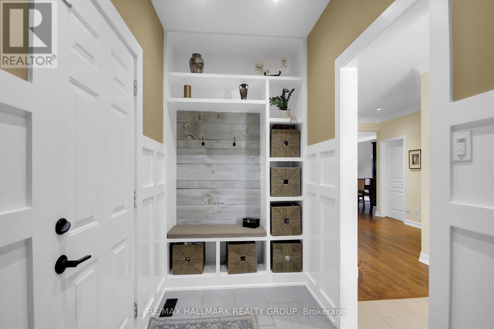 30 OAKBRIAR CRESCENT