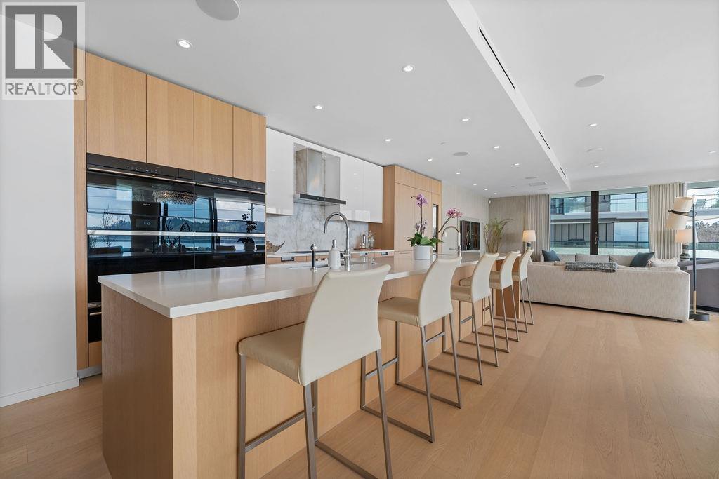 304 1355 BELLEVUE AVENUE