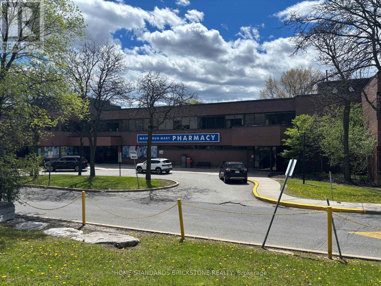 Photo 1 of 12 — 117 - 1333 SHEPPARD AVENUE E Unit 117, Toronto (Henry Farm), ON M2J1V1