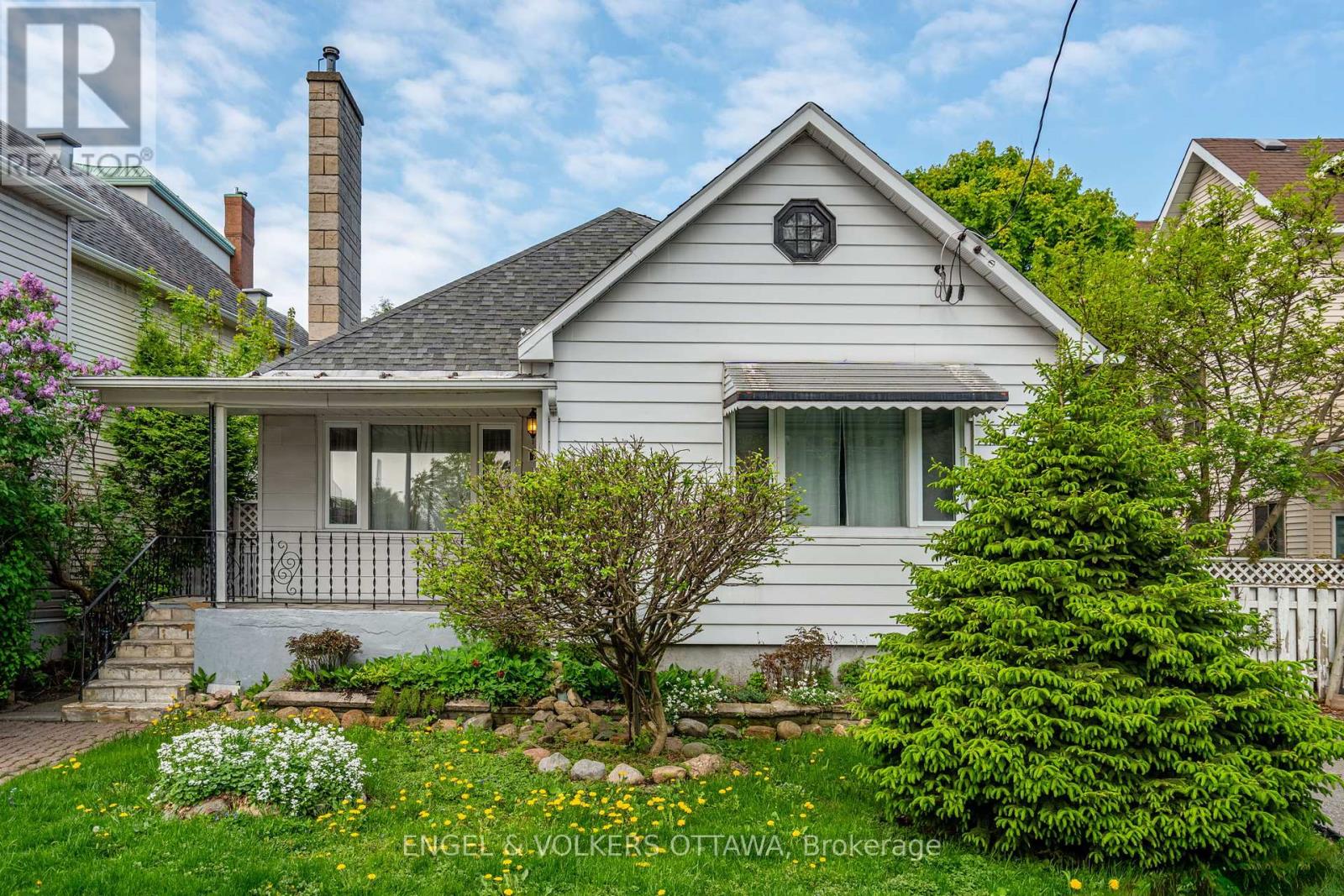 522 CAMBRIDGE STREET S