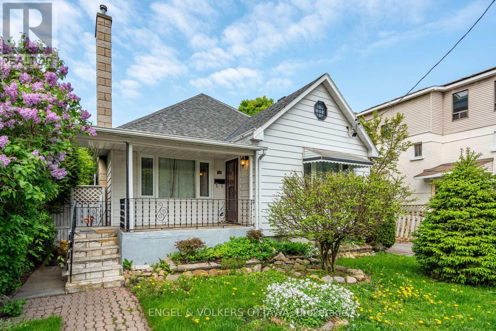 522 CAMBRIDGE STREET S