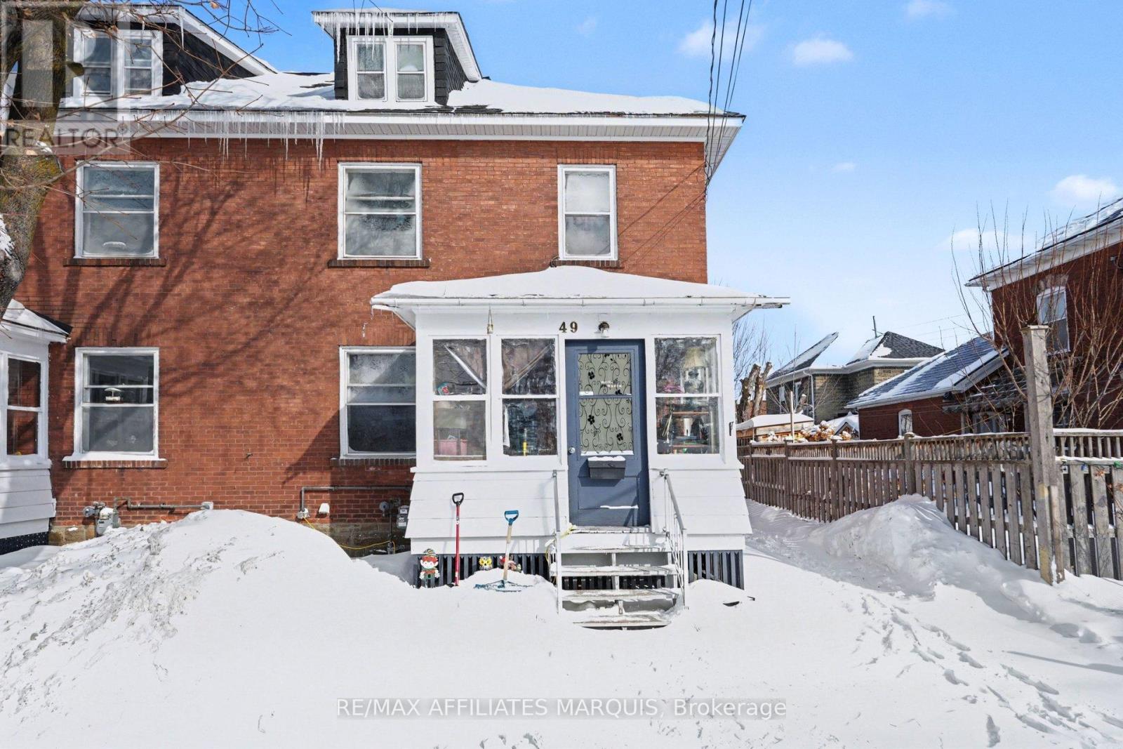 49-51 MCGILL STREET N