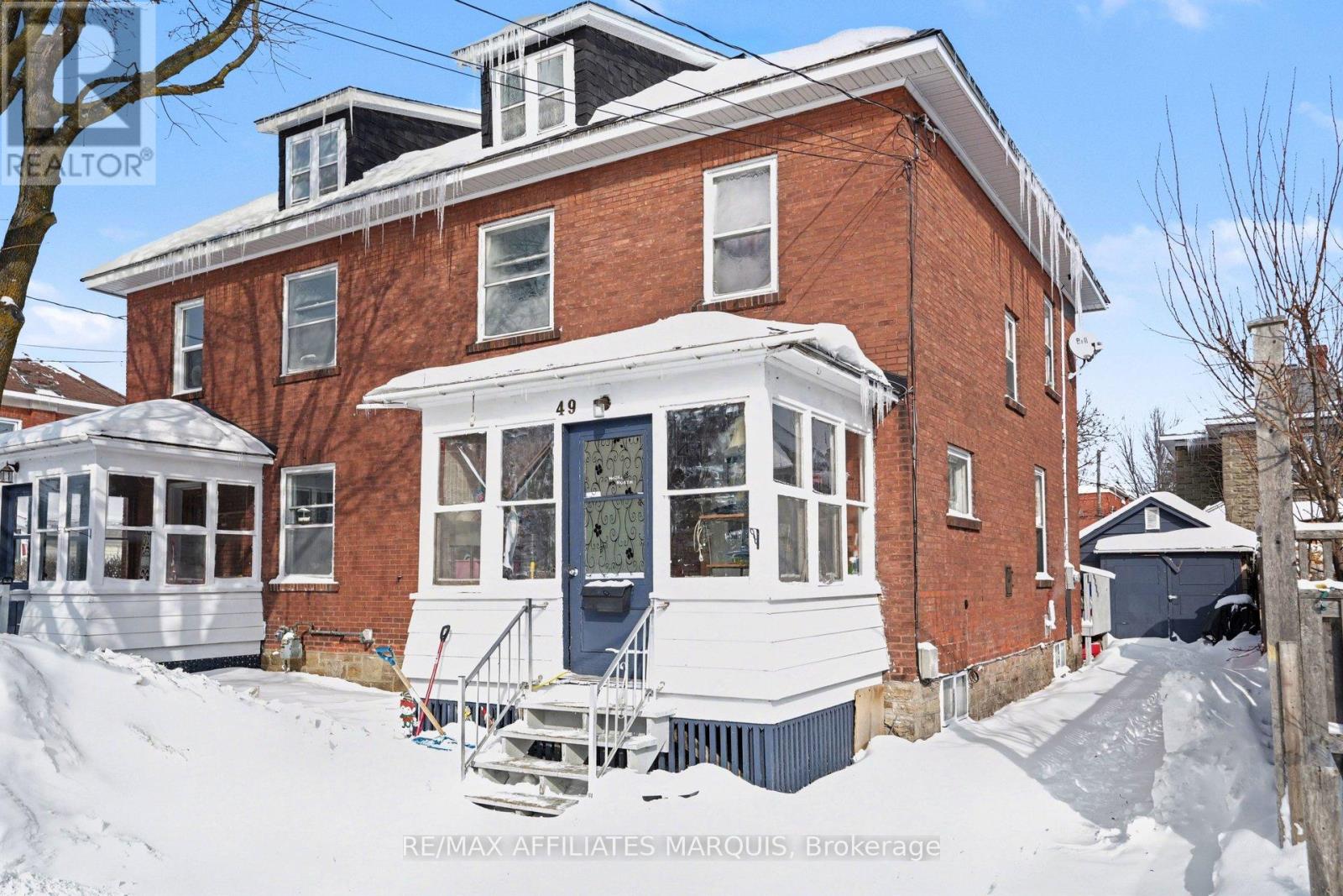 49-51 MCGILL STREET N