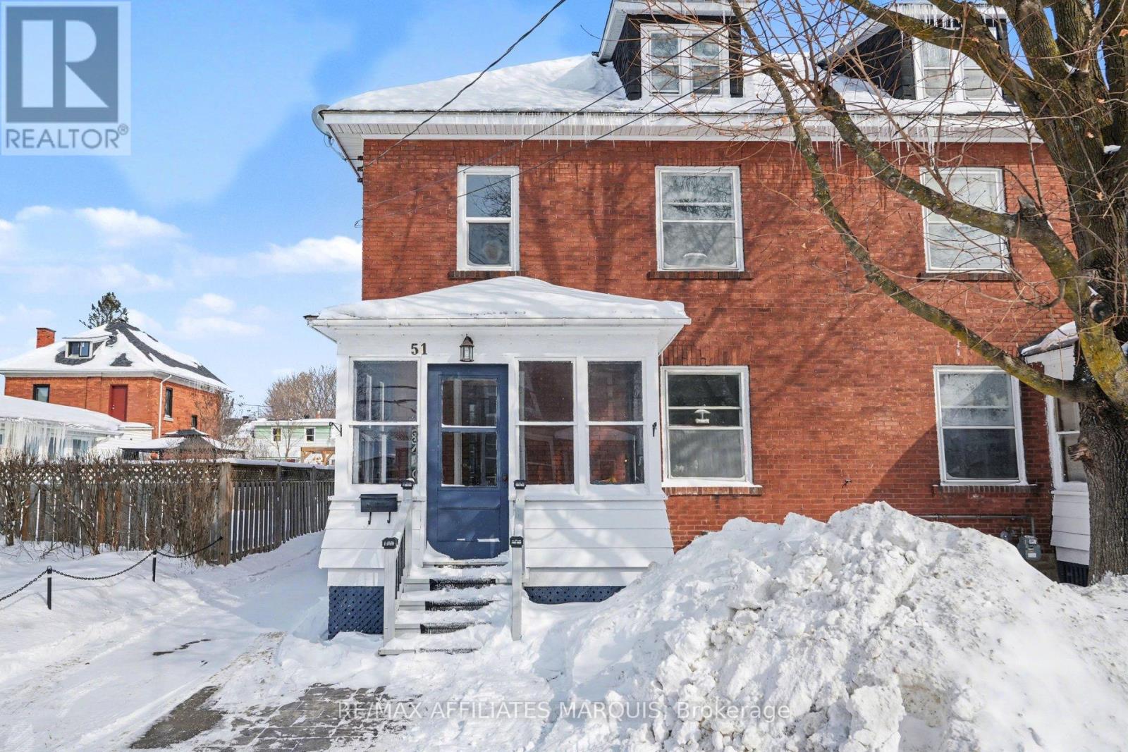 49-51 MCGILL STREET N