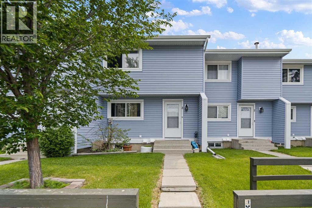 3, 195 Manora Place NE