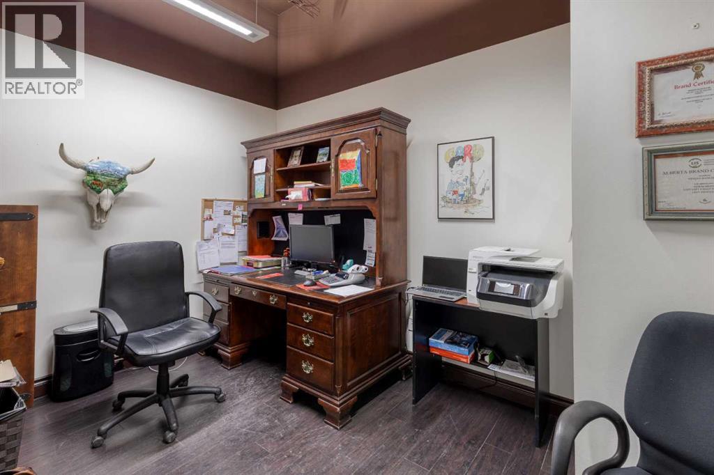 2, 505 Railway Street W