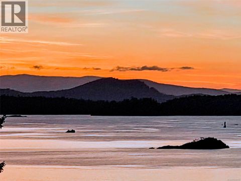 10930 Fernie Wynd Rd North Saanich BC V8L5H8