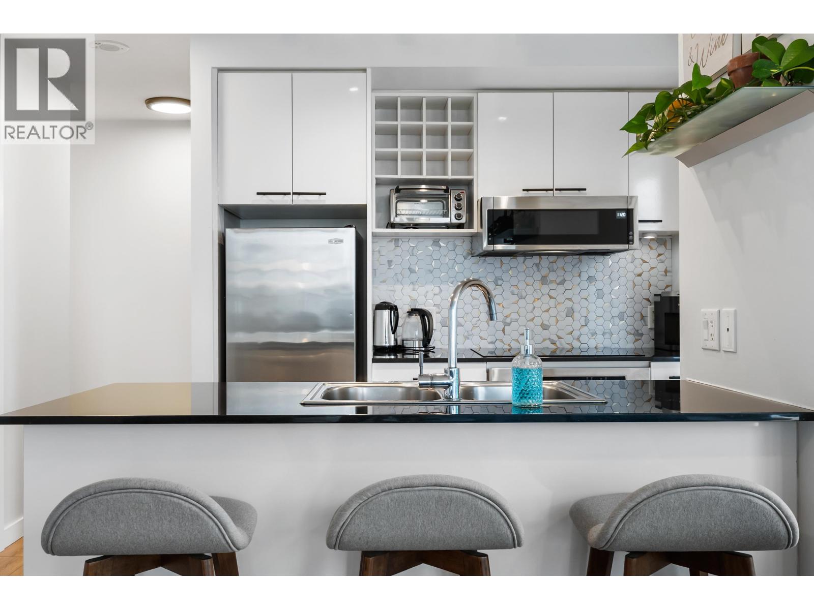 908 668 CITADEL PARADE