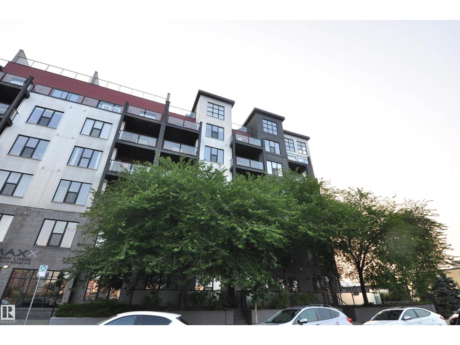 #407 10518 113 ST NW