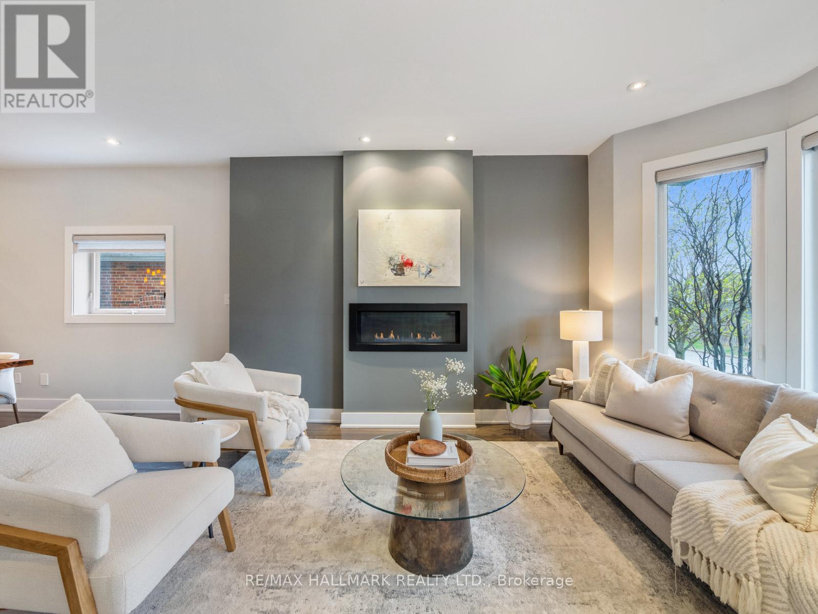 15 BRIAR DALE BOULEVARD