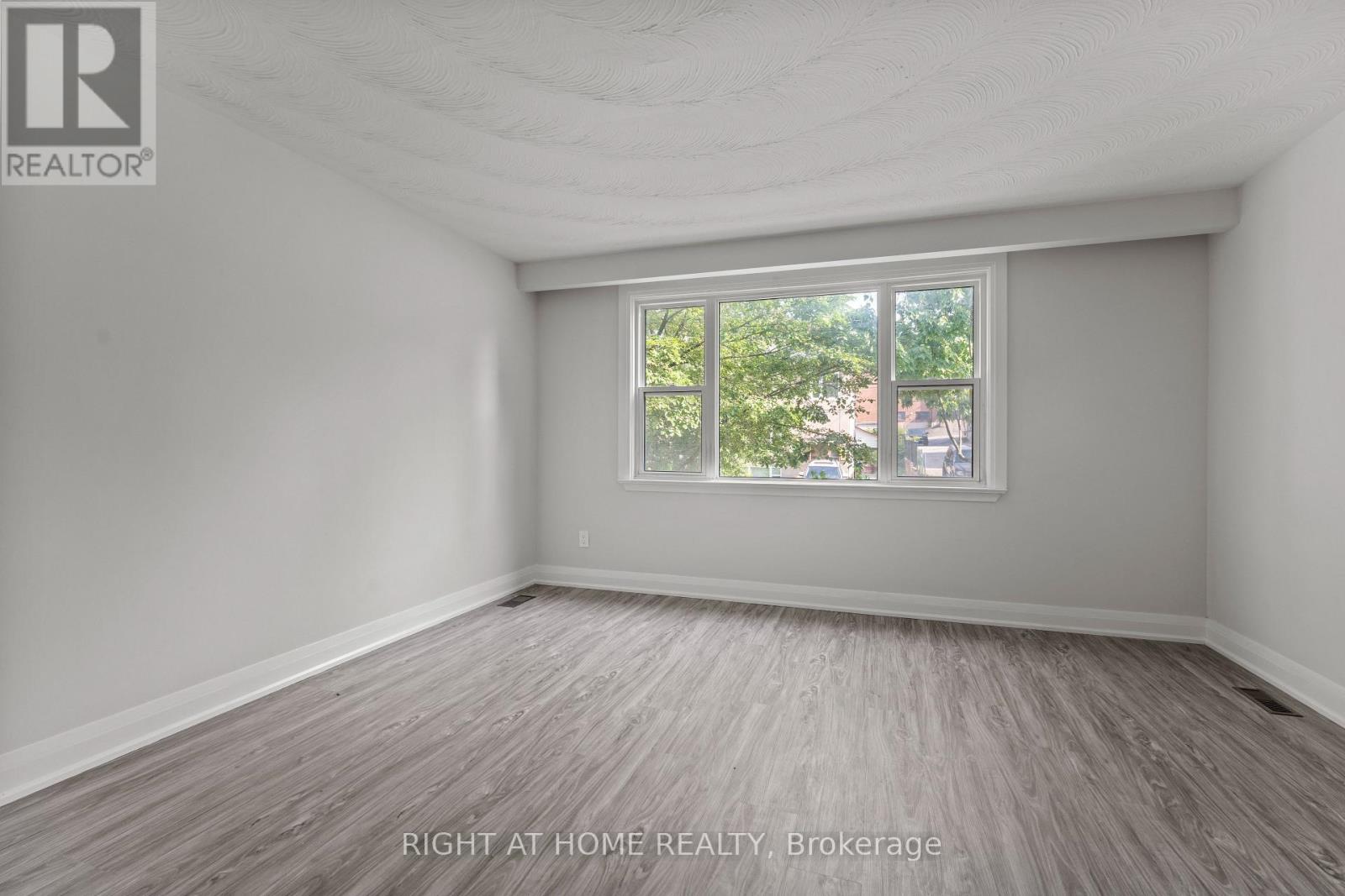 154 EDINBOROUGH COURT